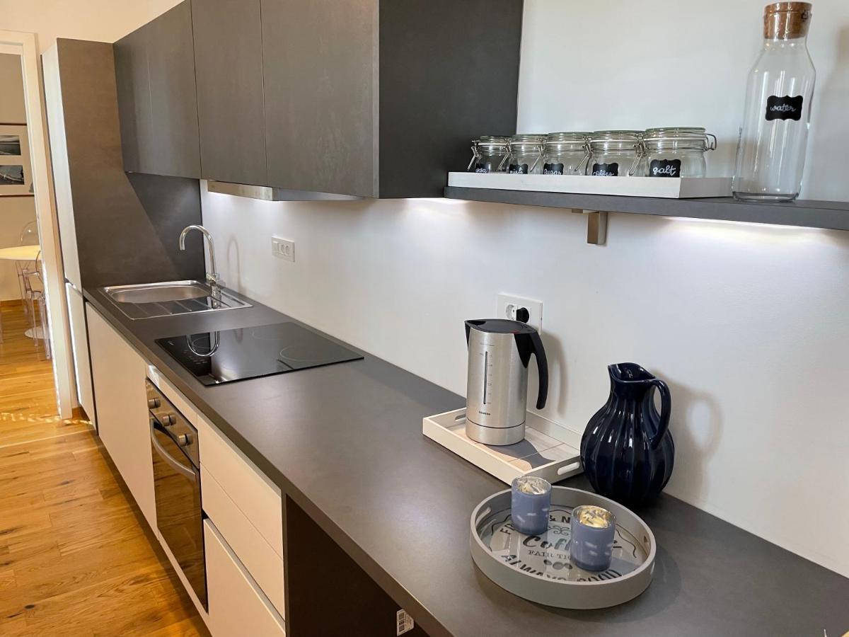 Captain'S Cabin Apartment โคเปร์ ภายนอก รูปภาพ
